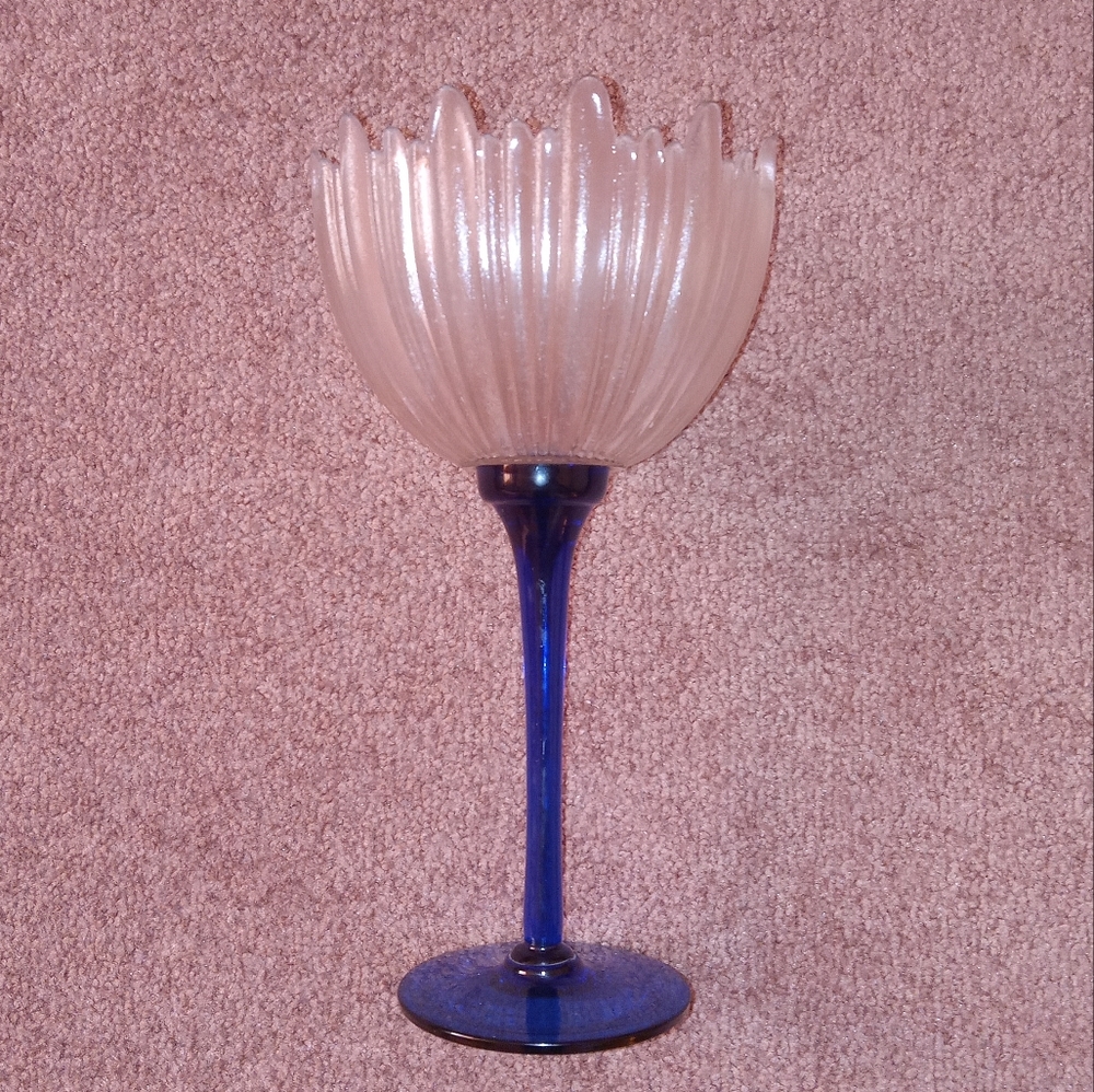 EUC 10" Glass Flower Candy/snack dish